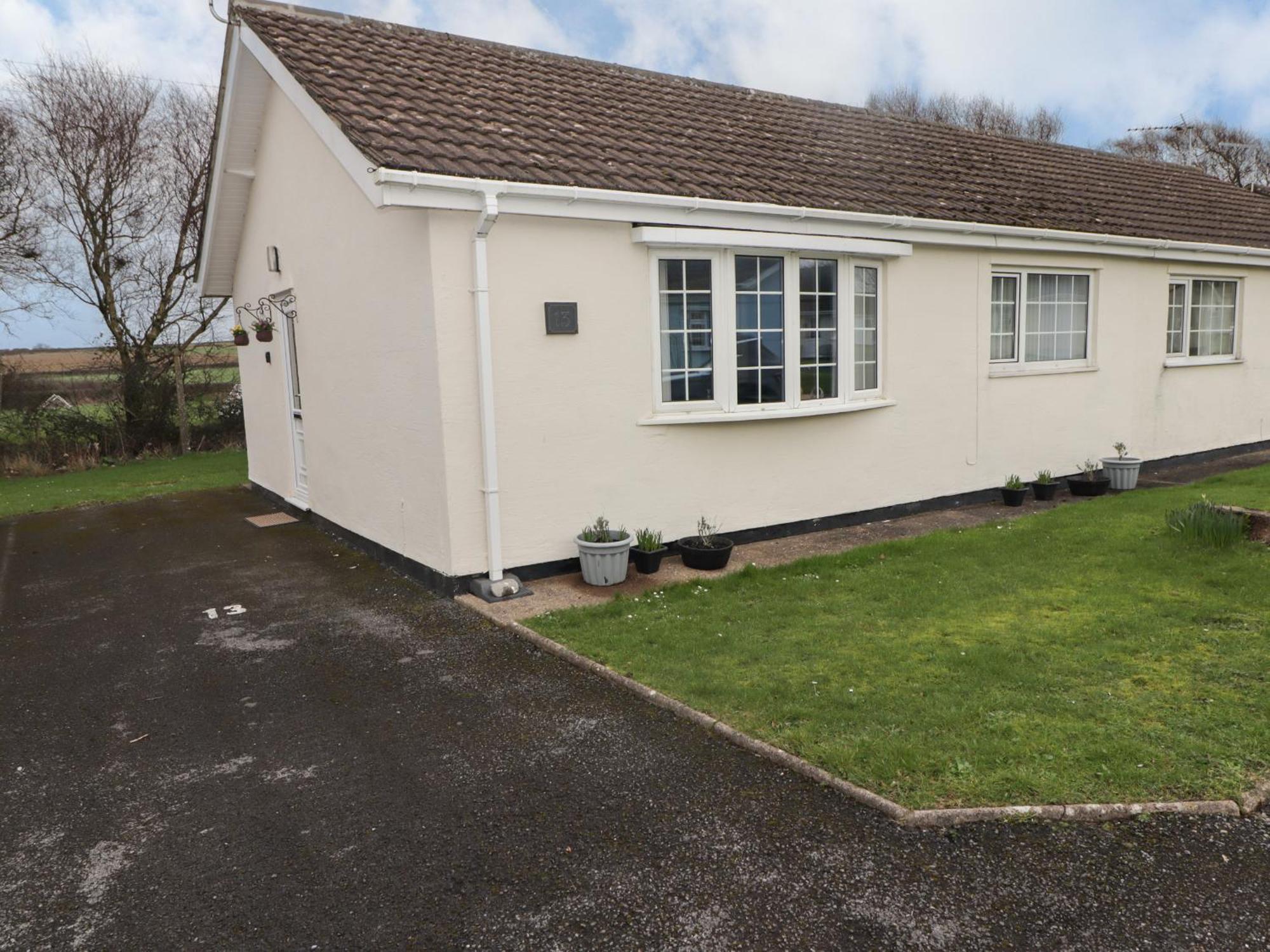 13 Gower Holiday Village Swansea Exterior foto
