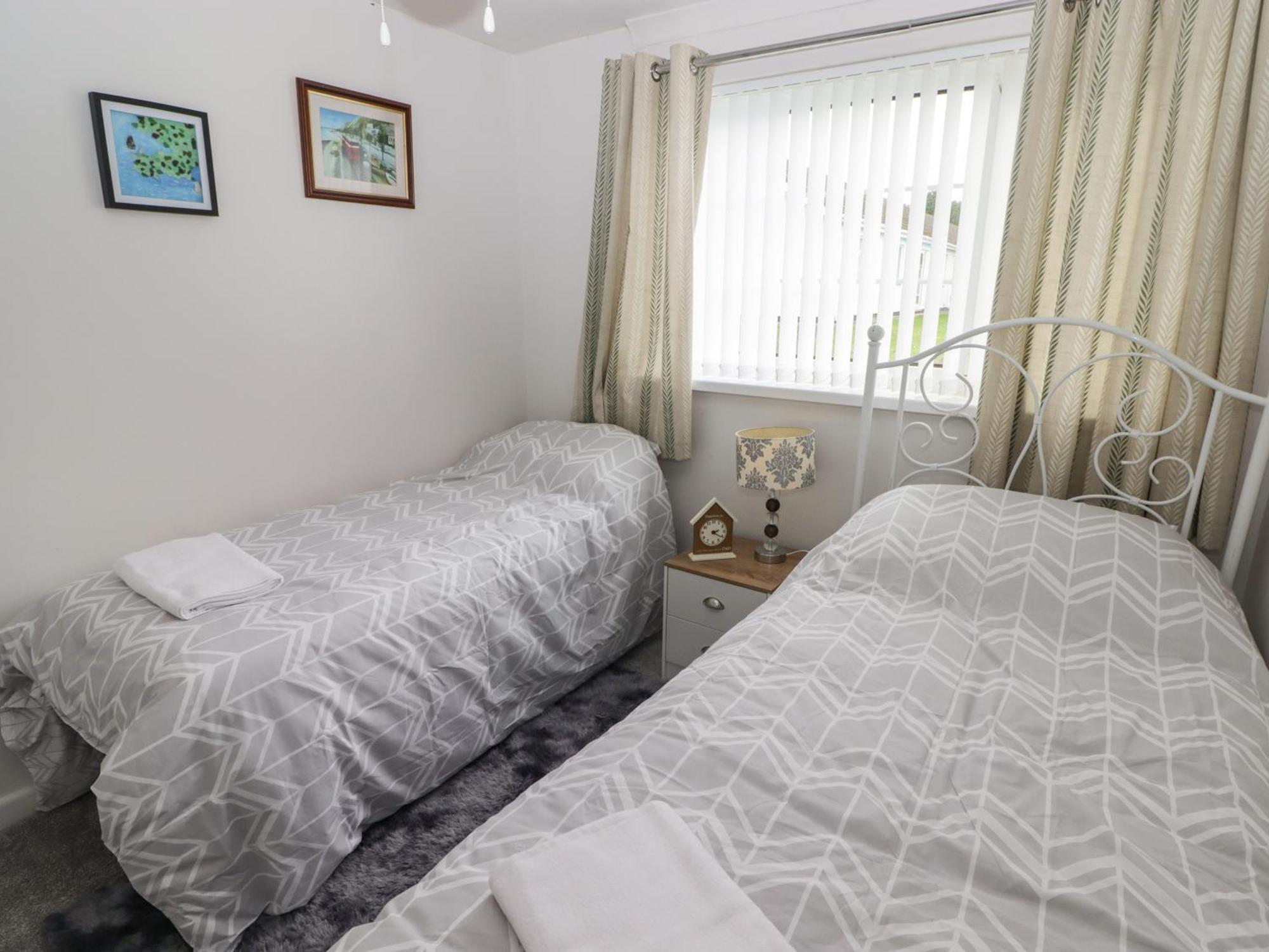 13 Gower Holiday Village Swansea Exterior foto